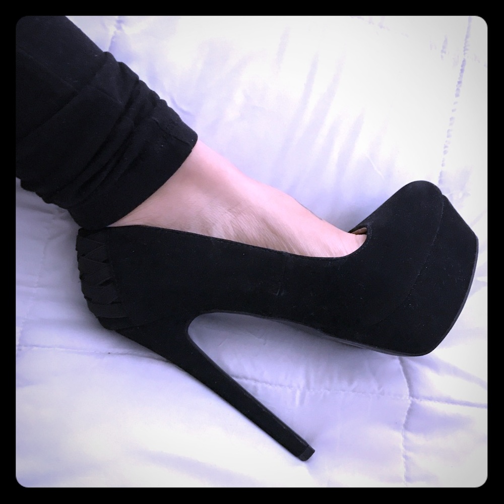 NWOT Sexy 🔥 Black Stiletto Pumps